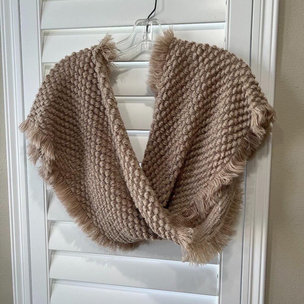 Van Heusen Textured Chunky Wrap